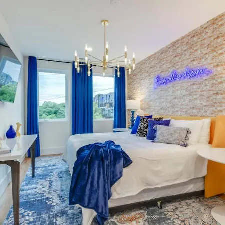 The Ultimate Hip-hop Haven With Rooftop Patio Holiday home *