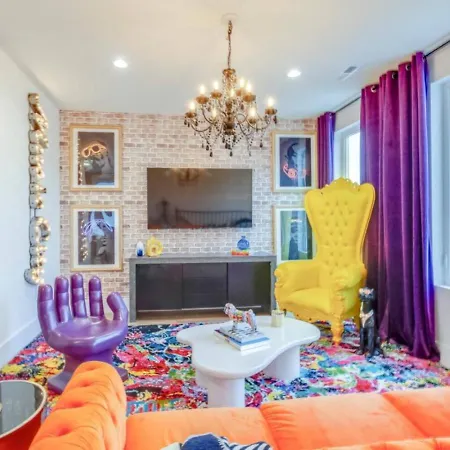 The Ultimate Hip-hop Haven With Rooftop Patio Holiday home Nashville