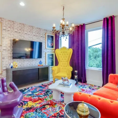 The Ultimate Hip-hop Haven With Rooftop Patio * Nashville