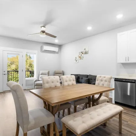 Massive 3 Bedroom With Garage Parking * Nashville
