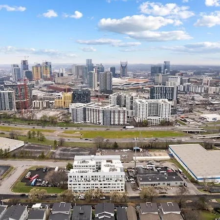 Illume New Modern Downtown Views With A Pool Holiday home Nashville