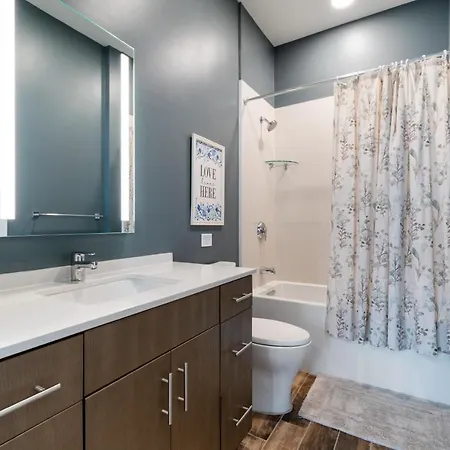 Illume New Modern Downtown Views With A Pool * Nashville