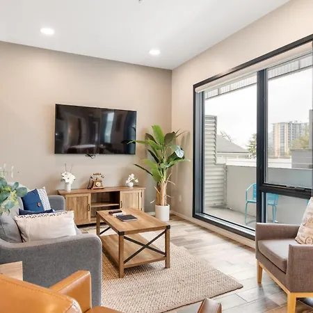 Illume New Modern Downtown Views With A Pool *