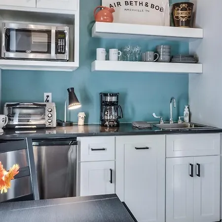 Air Beth And Bob - Adorable Tiny Holiday home *
