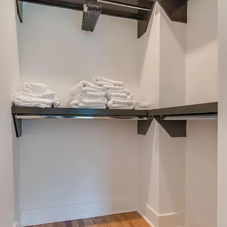 Gem - Walk To Bars, Garage, Smart Tvs * Nashville
