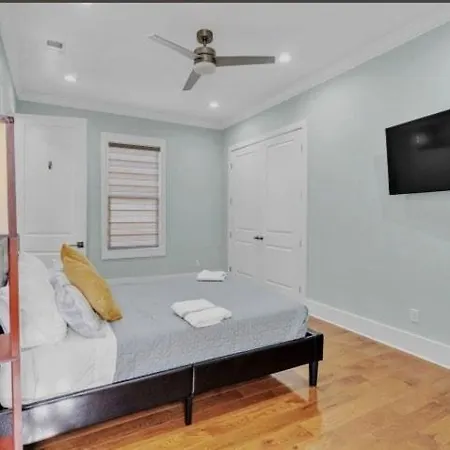Holiday home Downtown Luxury, Sleeps 6 At Downtown