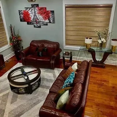 Downtown Luxury, Sleeps 6 At Downtown Nashville