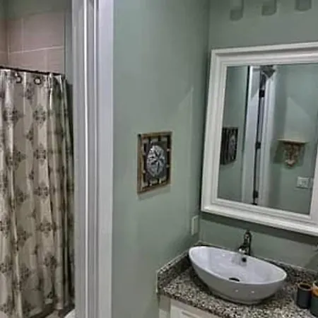 Downtown Luxury, Sleeps 6 At Downtown