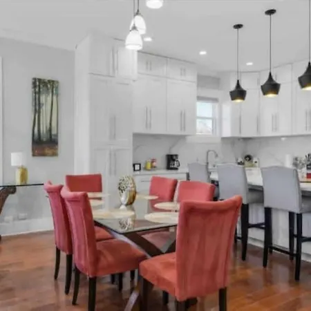 Holiday home Downtown Luxury, Sleeps 6 At Downtown *
