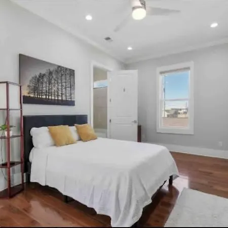 Downtown Luxury Sleeps 9 At Music Apartment Nashville