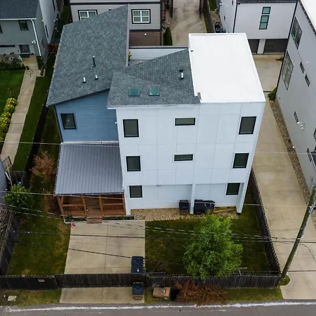 Gns Essentials - - 1011 Southside Ct - Main House *