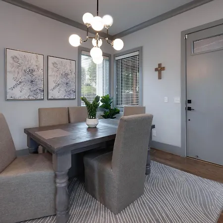 Holiday home Gns Essentials - - 1011 Southside Ct - Main House *