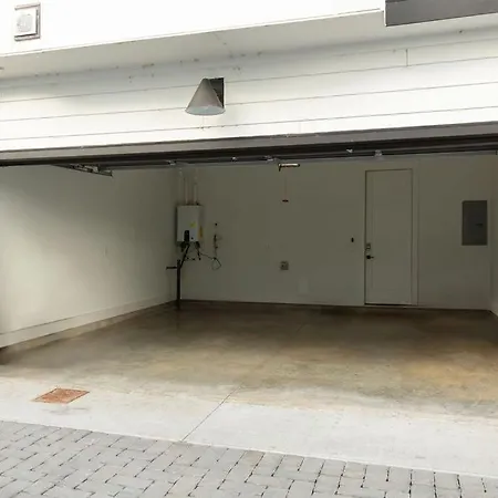 Four Bedroom In Oceola Ave *