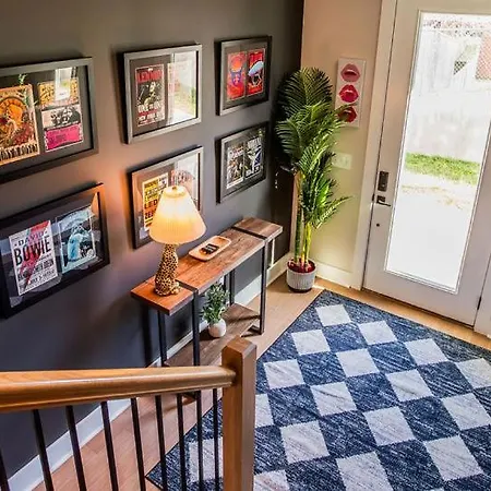 Apartment Four Bedroom In Oceola Ave
