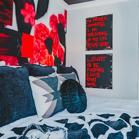 Four Bedroom In Oceola Ave Apartment