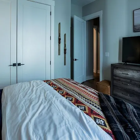Apartment Four Bedroom In Oceola Avenue Nashville