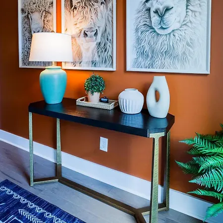Apartment Four Bedroom In Oceola Avenue *