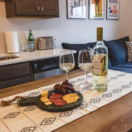 Modern With King Bed - Close To Downtown, Opry, Broadway Nashville
