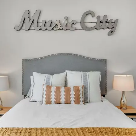Four Bedroom In Oceola Ave * Nashville