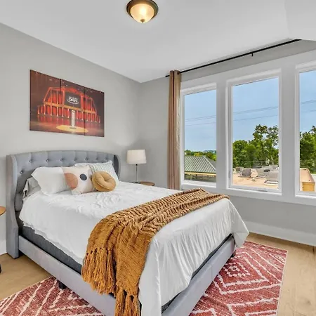 Apartment Four Bedroom In Oceola Ave