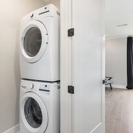 Apartment Four Bedroom In Oceola Avenue