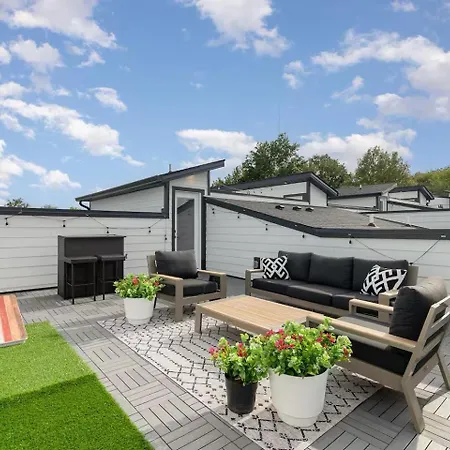 Four Bedroom In Oceola Avenue Nashville