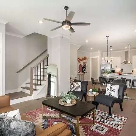 Four Bedroom In Oceola Avenue *