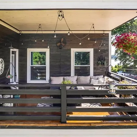 Holiday home Lakeshore Luxury Near River With Hot Tub And Rooftop Deck *