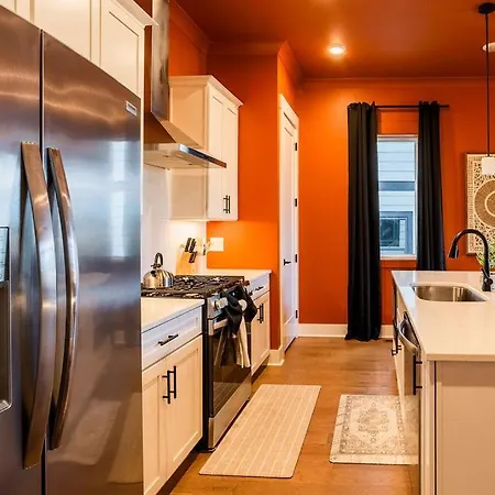 Four Bedroom In Oceola Avenue *