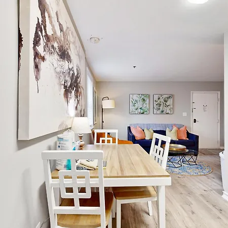 Midtown Apartment