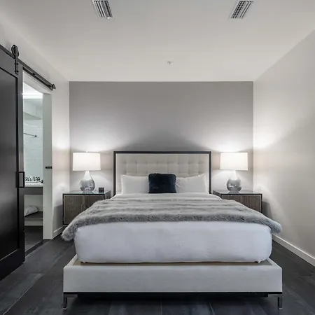 Apartment 121 Floor 2 Buyout By Avantstay Entire Second Floor Buyout Of 121 Sleeps 18 Nashville