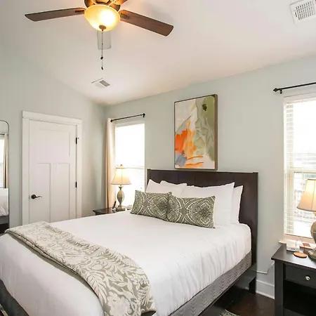 Relaxing 2 Bd 2 5 Ba Base Holiday home Nashville
