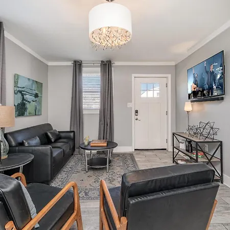 Holiday home Pearlescence - Private Patios - 4 Mins To Broadway Nashville