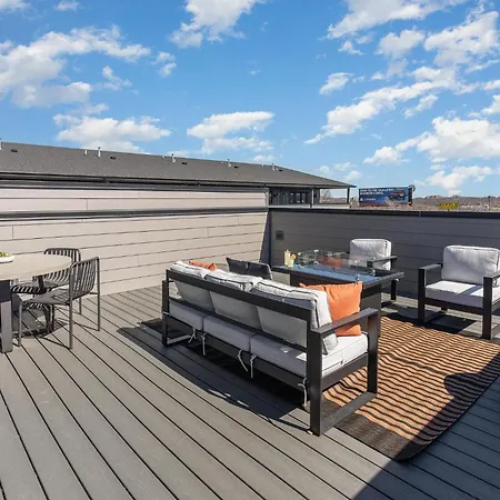 Cadence - Rooftop Decks - Skyline Views - Hot Tub Holiday home Nashville