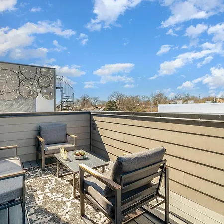Cadence - Rooftop Decks - Skyline Views - Hot Tub Holiday home *