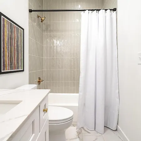 Holiday home Aerie-rooftop Patio & Spa-mins To Ted Rhodes Golf