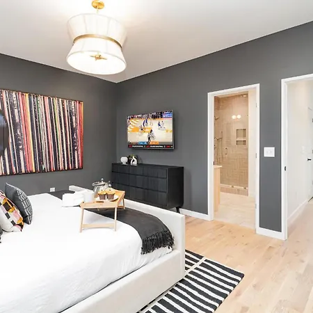 Holiday home Aerie-rooftop Patio & Spa-mins To Ted Rhodes Golf *