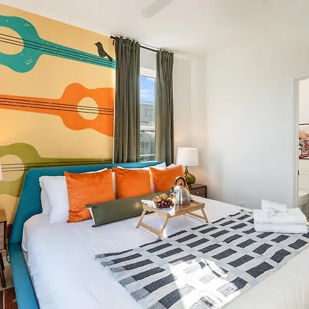Holiday home Encore Echo-2 Units-mins To Ted Rhodes Golf Club *