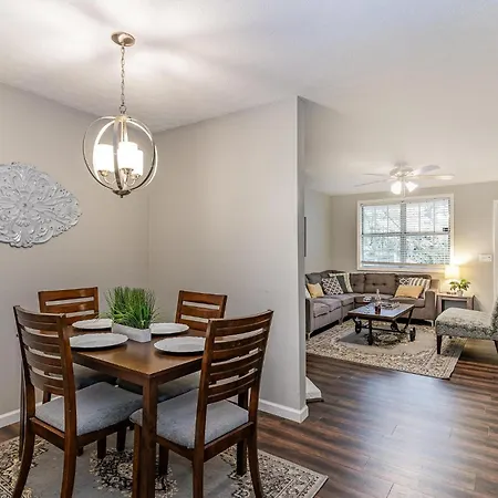 Holiday home South Wing - 2 Units - 4 Bedrooms - Mins To Zoo Nashville
