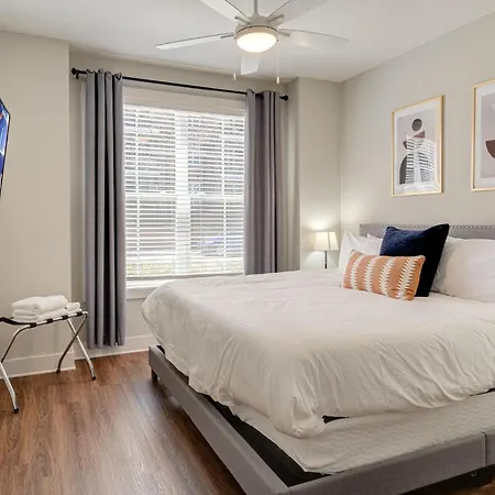 Melrose Fusion - 6 Units - Minutes To Broadway Holiday home