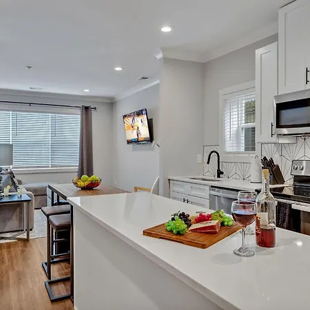 Melrose Fusion - 6 Units - Minutes To Broadway