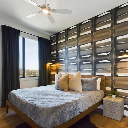 Penthouse Fox Den-2 Penthouse Suites-12 South * Nashville