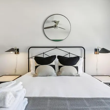 Urban Harmony-odyssey-minutes To Broadway Holiday home Nashville