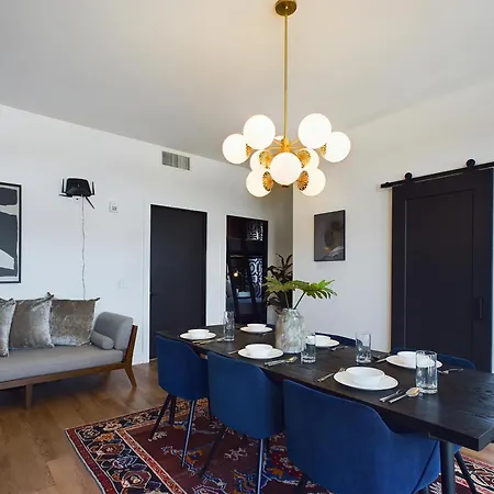 Penthouse Fox Den-2 Penthouse Suites-12 South * Nashville