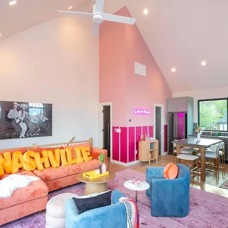 Giddy Up On Music Row W Hot Tub 15Mi To Bway Holiday home *