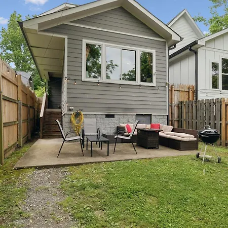 Spacious Retreat Mins To Broadway & East Apartment
