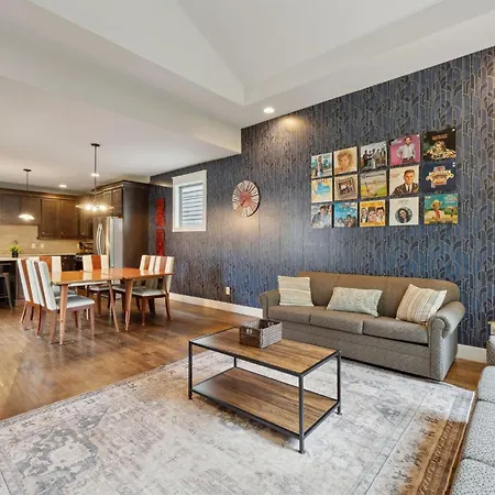 Spacious Retreat Mins To Broadway & East
