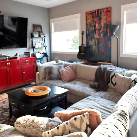 Beautiful Home In The Heart Of Nashville