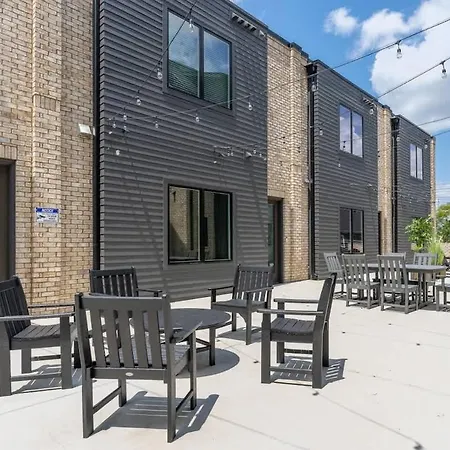 Dazzling Nashville Home - Minutes To - Broadway 4Br 4Ba