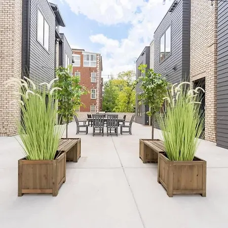 Dazzling Nashville Home - Minutes To - Broadway 4Br 4Ba Holiday home